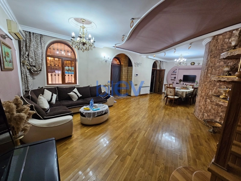 Satış 6 otaqlı Villa  240m², Bakı