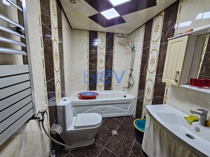 Satış 6 otaqlı Villa  240m², Bakı