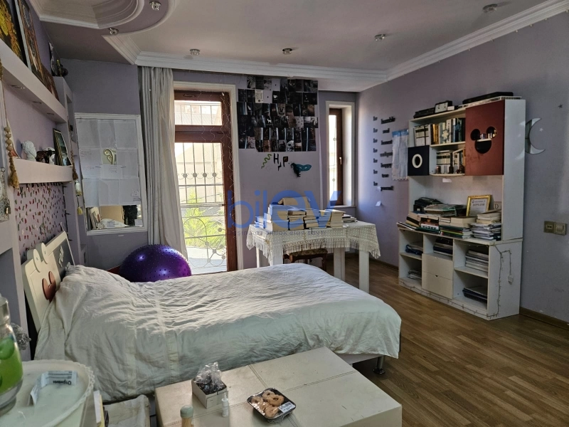Satış 6 otaqlı Villa  240m², Bakı