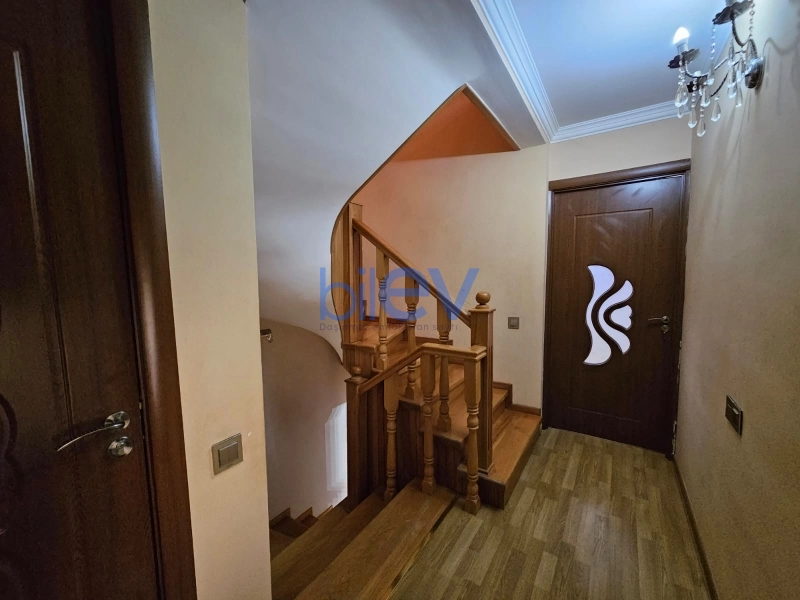 Satış 6 otaqlı Villa  240m², Bakı