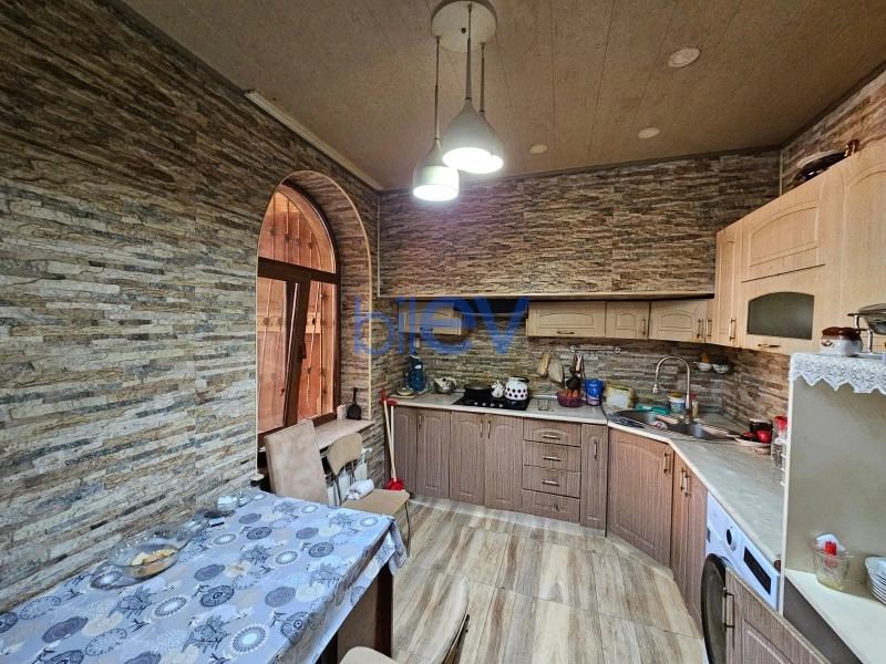 Satış 6 otaqlı Villa  240m², Bakı