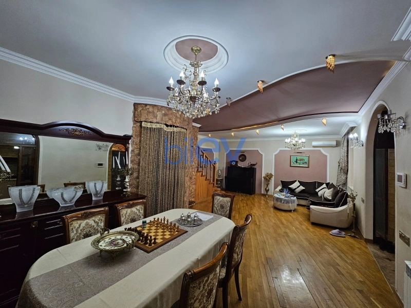 Satış 6 otaqlı Villa  240m², Bakı