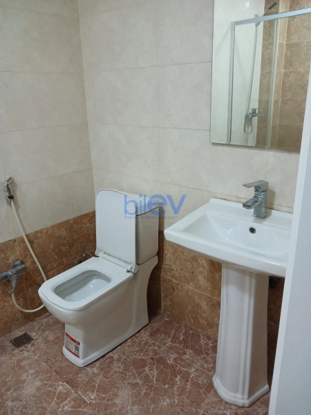 Aylıq Kirayə 3 otaqlı Yeni Tikili bina evi  125m², Bakı