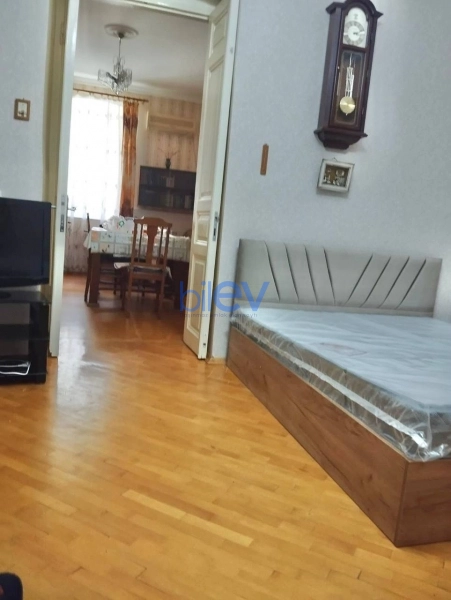 Aylıq Kirayə 2 otaqlı Köhnə Tikili bina evi  60m², Bakı