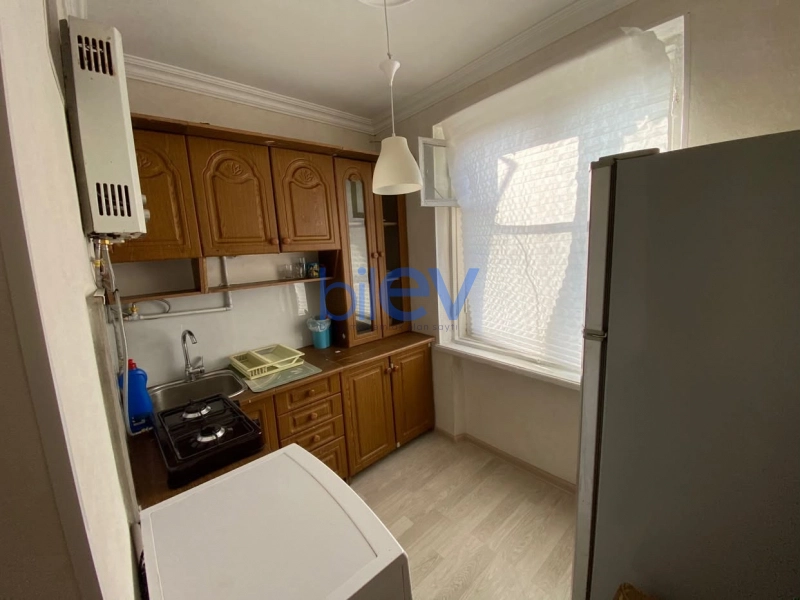 Aylıq Kirayə 2 otaqlı Köhnə Tikili bina evi  55m², Bakı