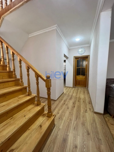 Satış 7 otaqlı Həyət evi  210m², Bakı