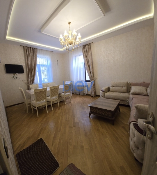 Günlük Kirayə 5 otaqlı Bağ evi  200m², Bakı