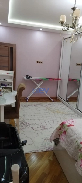 Satış 4 otaqlı Yeni Tikili bina evi  147m², Bakı