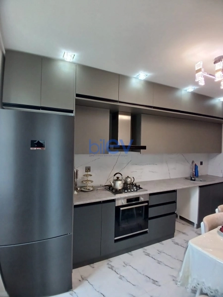 Satış 3 otaqlı Köhnə Tikili bina evi  81m², Lənkəran