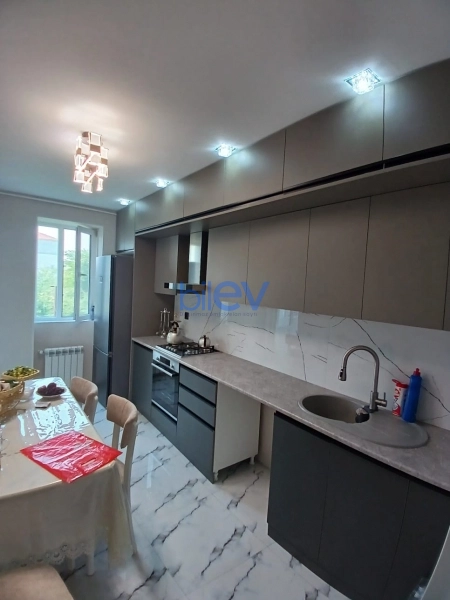 Satış 3 otaqlı Köhnə Tikili bina evi  81m², Lənkəran