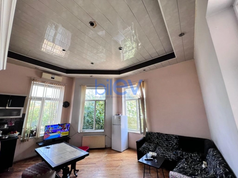 Satış 15 otaqlı Həyət evi  600m², Bakı