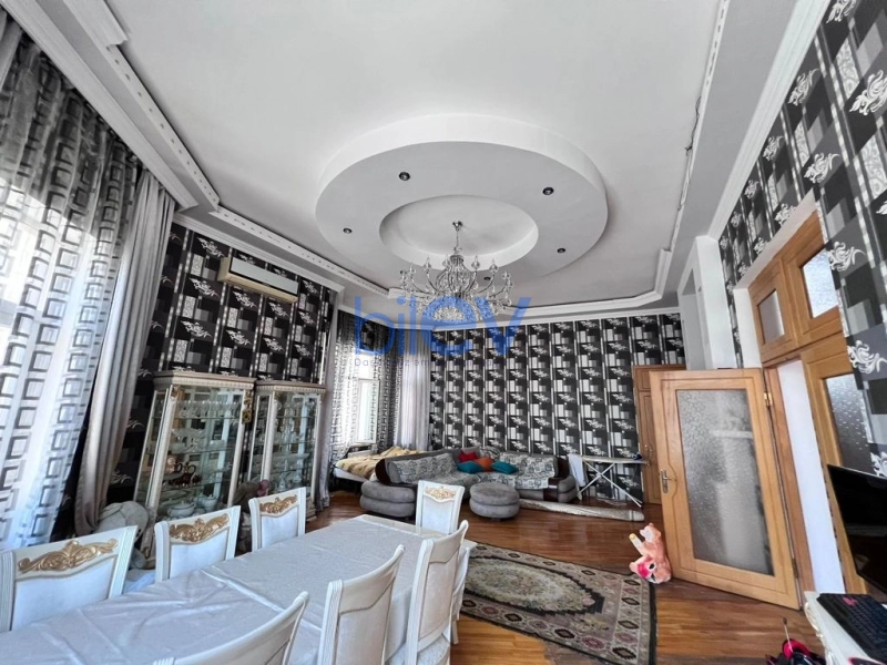 Satış 15 otaqlı Həyət evi  600m², Bakı