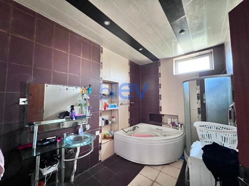 Satış 15 otaqlı Həyət evi  600m², Bakı