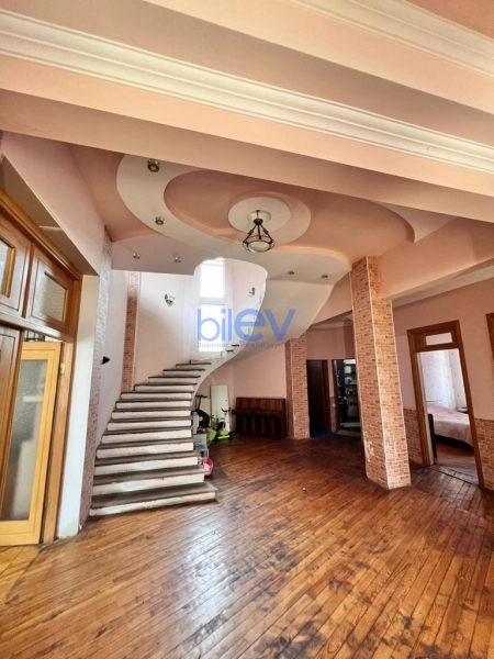 Satış 15 otaqlı Həyət evi  600m², Bakı