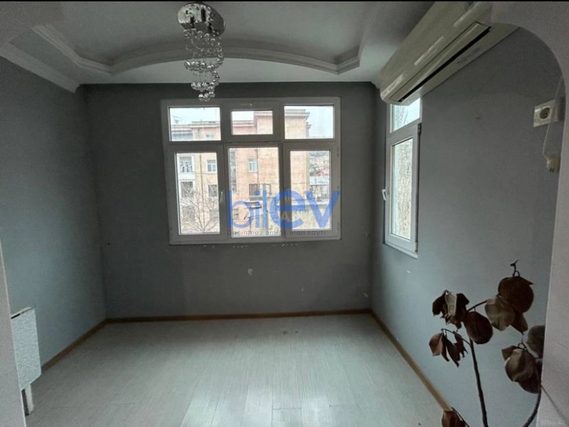 Aylıq Kirayə 1 otaqlı Köhnə Tikili bina evi  40m², Bakı