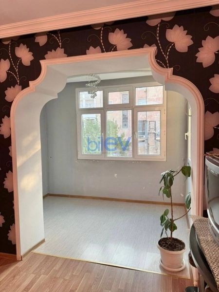 Aylıq Kirayə 1 otaqlı Köhnə Tikili bina evi  40m², Bakı