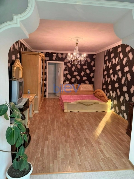Aylıq Kirayə 1 otaqlı Köhnə Tikili bina evi  40m², Bakı