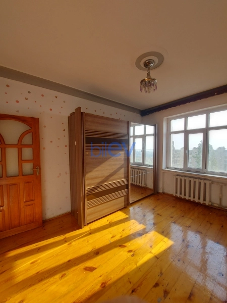 Satış 2 otaqlı Köhnə Tikili bina evi  50m², Bakı