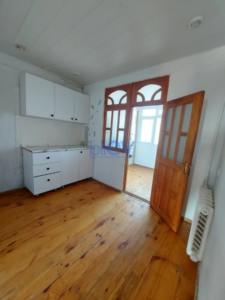 Satış 2 otaqlı Köhnə Tikili bina evi  50m², Bakı