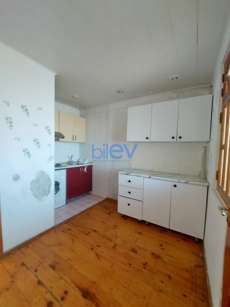 Satış 2 otaqlı Köhnə Tikili bina evi  50m², Bakı