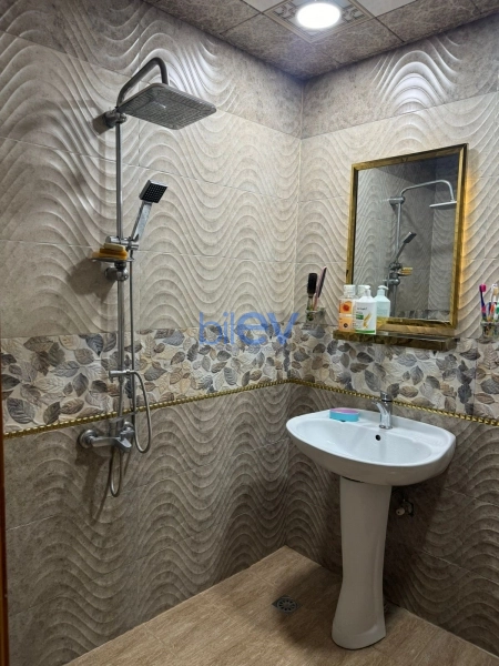 Satış 3 otaqlı Köhnə Tikili bina evi  70m², Bakı