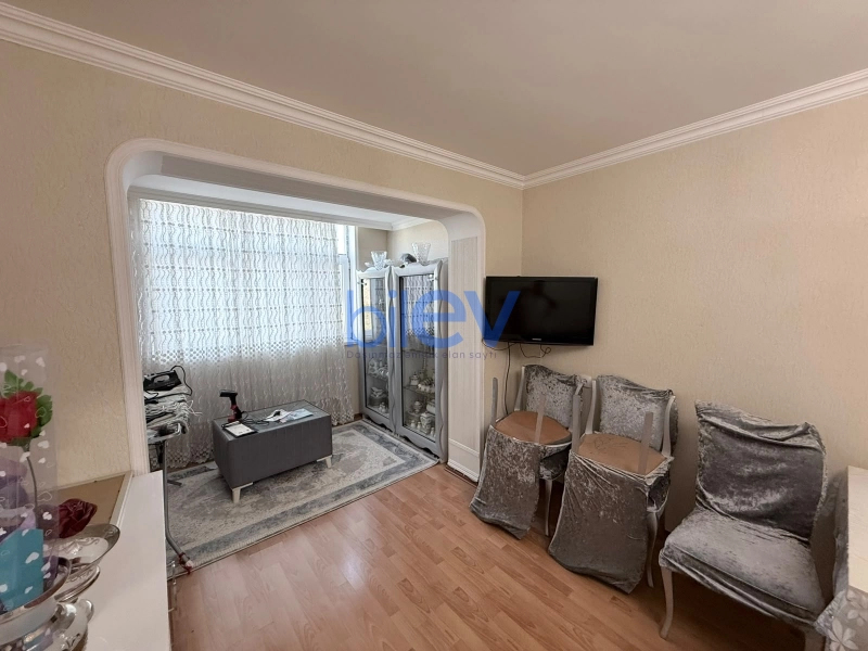 Satış 3 otaqlı Köhnə Tikili bina evi  70m², Sumqayıt