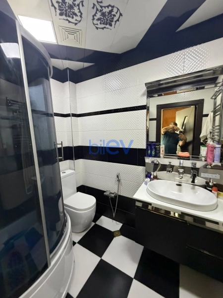 Satış 2 otaqlı Köhnə Tikili bina evi  56m², Bakı