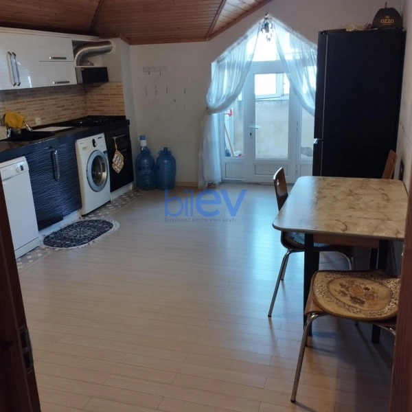 Satış 3 otaqlı Köhnə Tikili bina evi  108m², Bakı