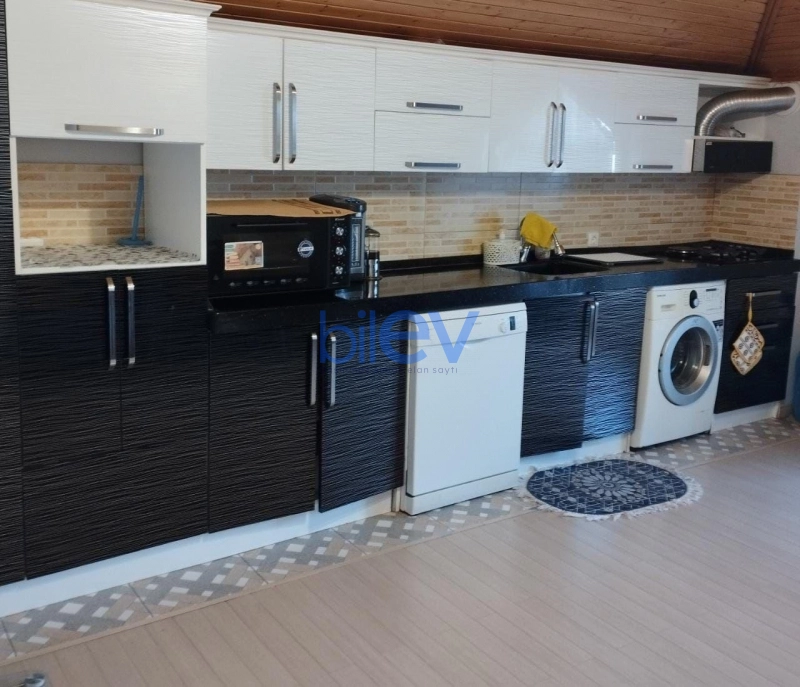 Satış 3 otaqlı Köhnə Tikili bina evi  108m², Bakı