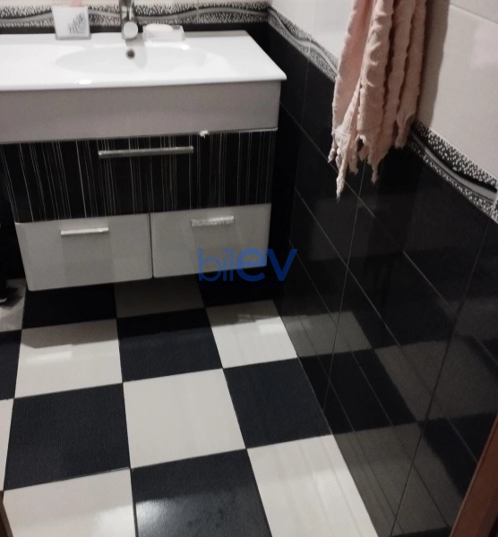 Satış 3 otaqlı Köhnə Tikili bina evi  108m², Bakı