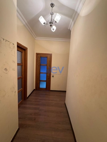 Aylıq Kirayə 2 otaqlı Yeni Tikili bina evi  110m², Bakı