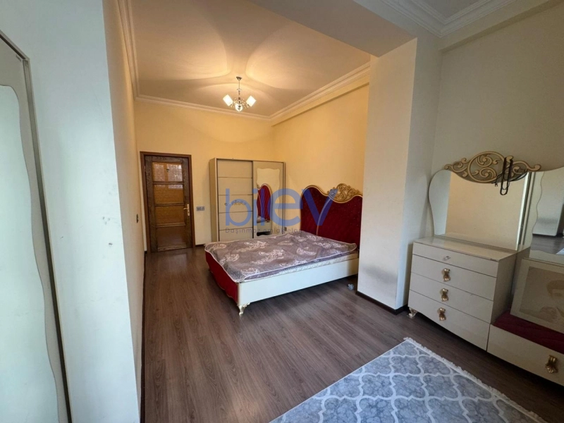 Aylıq Kirayə 2 otaqlı Yeni Tikili bina evi  110m², Bakı