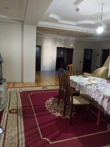 Aylıq Kirayə 4 otaqlı Yeni Tikili bina evi  110m², Bakı