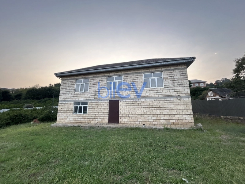 Satış 6 otaqlı Həyət evi  0000m², Astara