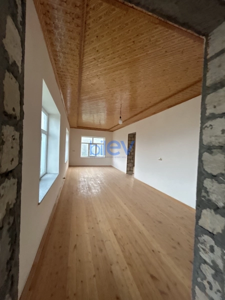 Satış 6 otaqlı Həyət evi  0000m², Astara