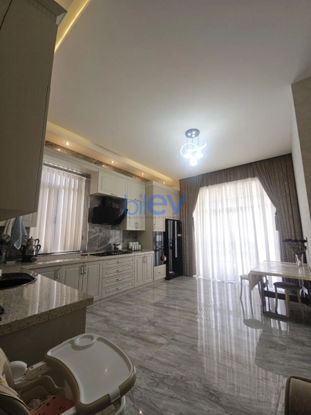 Satış 6 otaqlı Həyət evi  240m², Bakı
