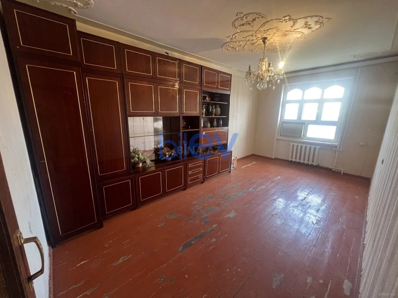 Satış 3 otaqlı Köhnə Tikili bina evi  75m², Bakı