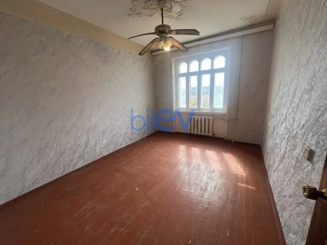 Satış 3 otaqlı Köhnə Tikili bina evi  75m², Bakı