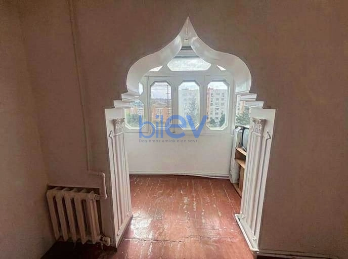 Satış 3 otaqlı Köhnə Tikili bina evi  75m², Bakı