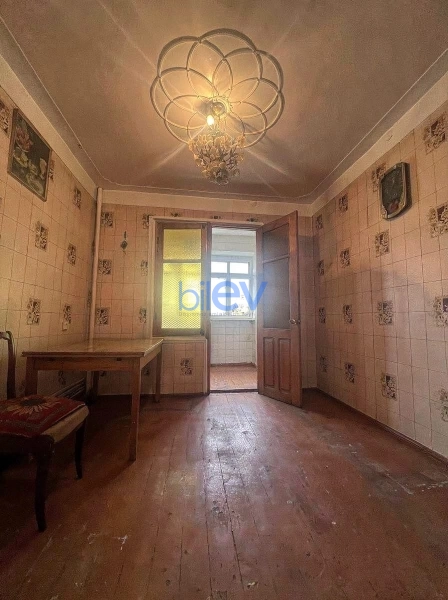 Satış 3 otaqlı Köhnə Tikili bina evi  75m², Bakı