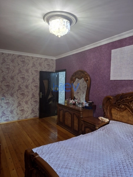 Satış 5 otaqlı Köhnə Tikili bina evi  130m², Bakı