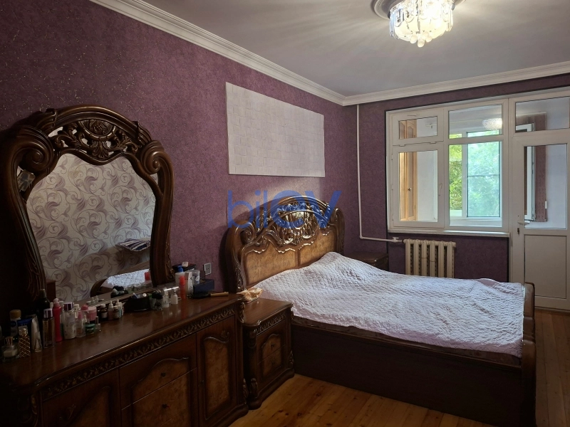 Satış 5 otaqlı Köhnə Tikili bina evi  130m², Bakı