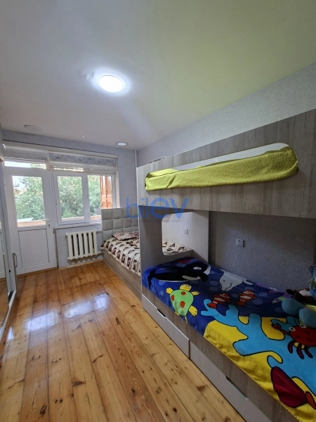 Satış 5 otaqlı Köhnə Tikili bina evi  130m², Bakı