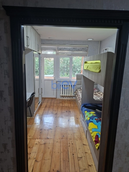 Satış 5 otaqlı Köhnə Tikili bina evi  130m², Bakı