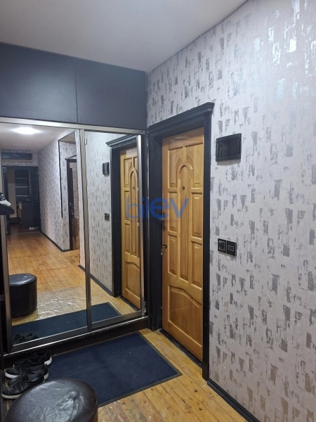 Satış 5 otaqlı Köhnə Tikili bina evi  130m², Bakı