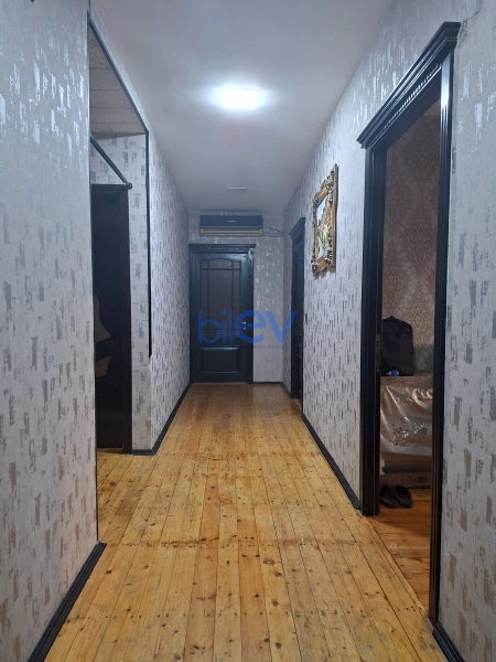 Satış 5 otaqlı Köhnə Tikili bina evi  130m², Bakı