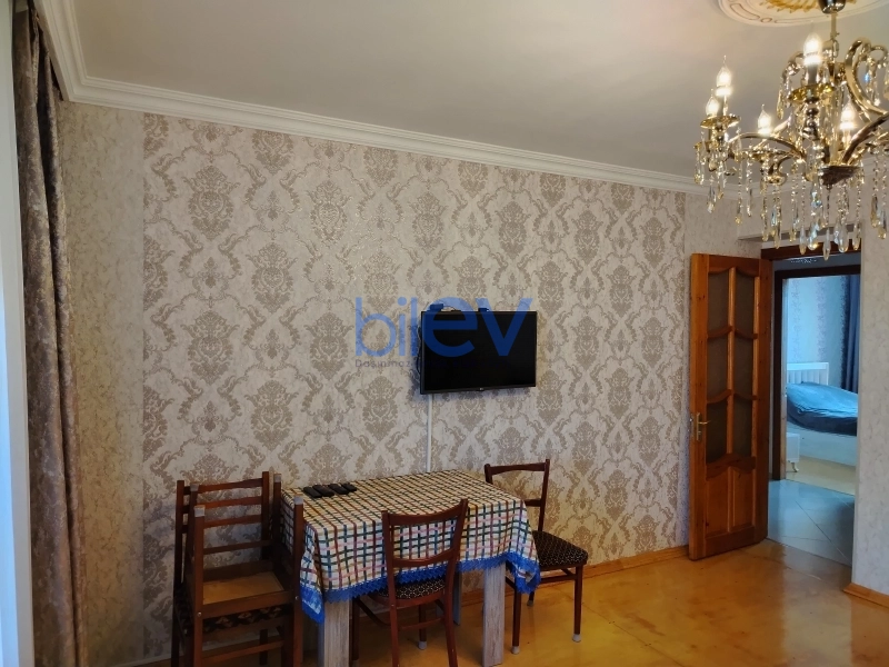 Satış 2 otaqlı Köhnə Tikili bina evi  70m², Bakı