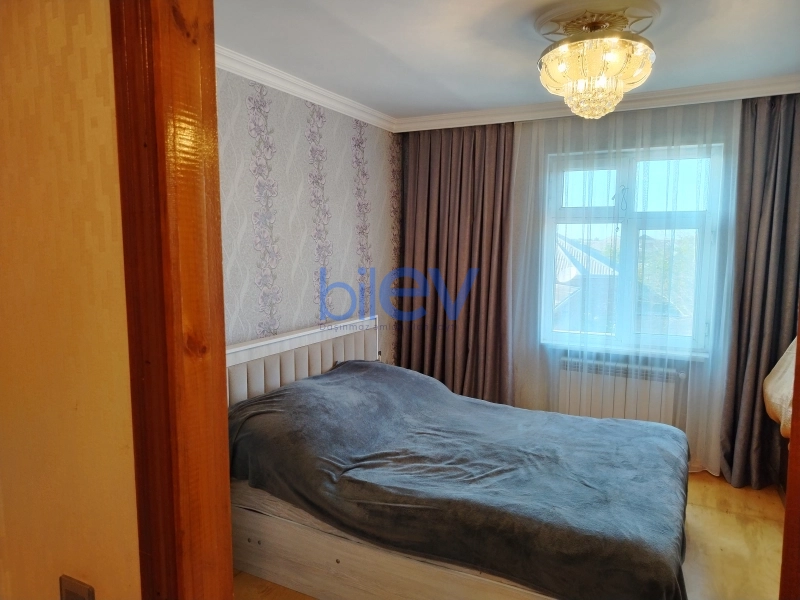 Satış 2 otaqlı Köhnə Tikili bina evi  70m², Bakı