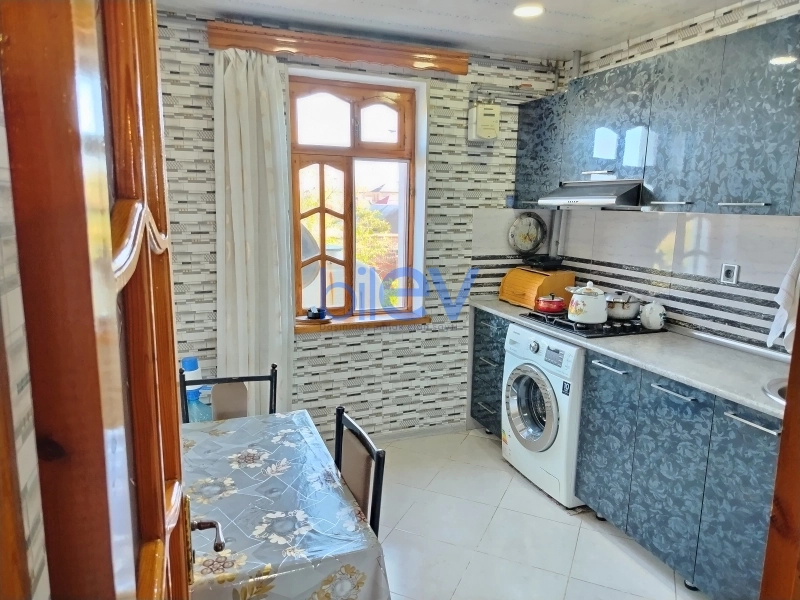 Satış 2 otaqlı Köhnə Tikili bina evi  70m², Bakı