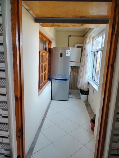Satış 2 otaqlı Köhnə Tikili bina evi  70m², Bakı